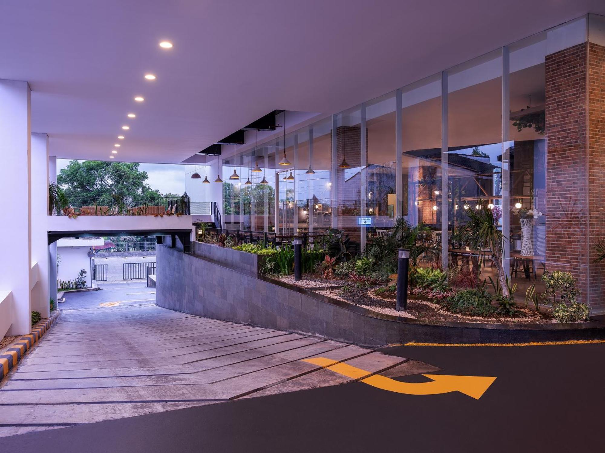 Luminor Hotel Purwokerto By Wh المظهر الخارجي الصورة